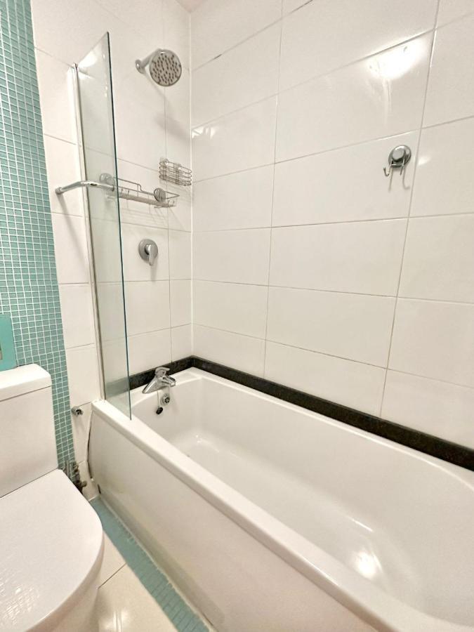 London Charm - Comfortable Room In Spacious House Eksteriør bilde